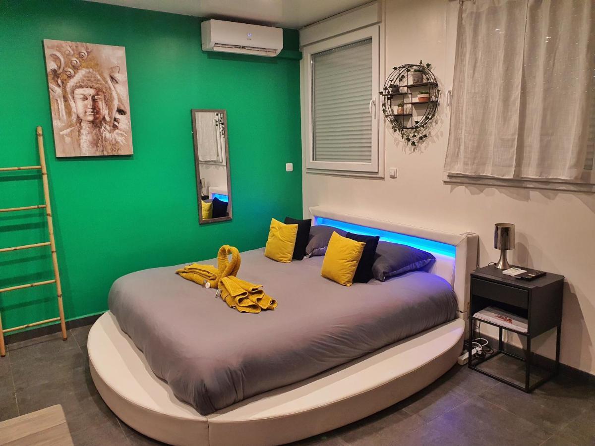 Suite Jacuzzi Privatif Plage Des Catalans マルセイユ エクステリア 写真